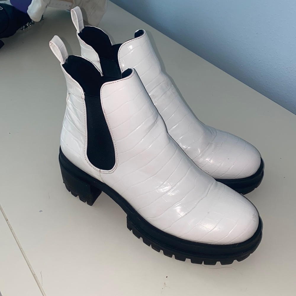 Perfect condition white boots